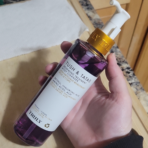 TRULY Other - TRULlnfTush & Tatas Renewing Treatment - Body Cleanser